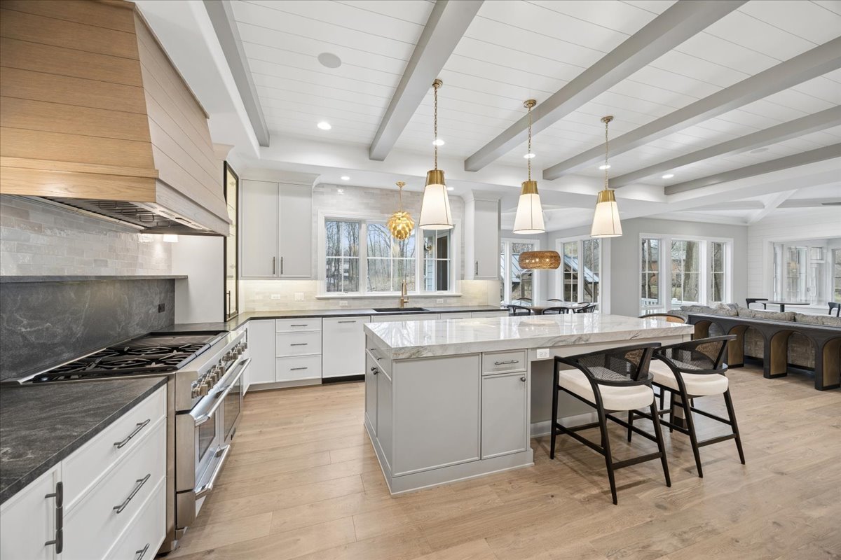 5237 Cornell Avenue, Downers Grove, IL 60515