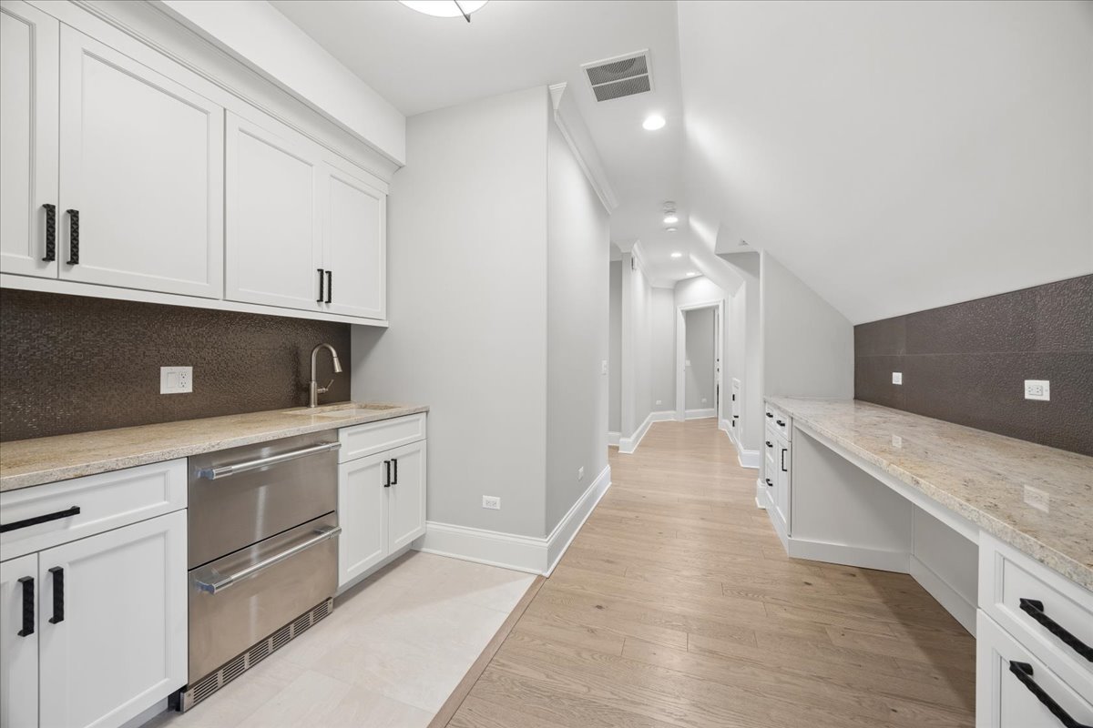 5237 Cornell Avenue, Downers Grove, IL 60515