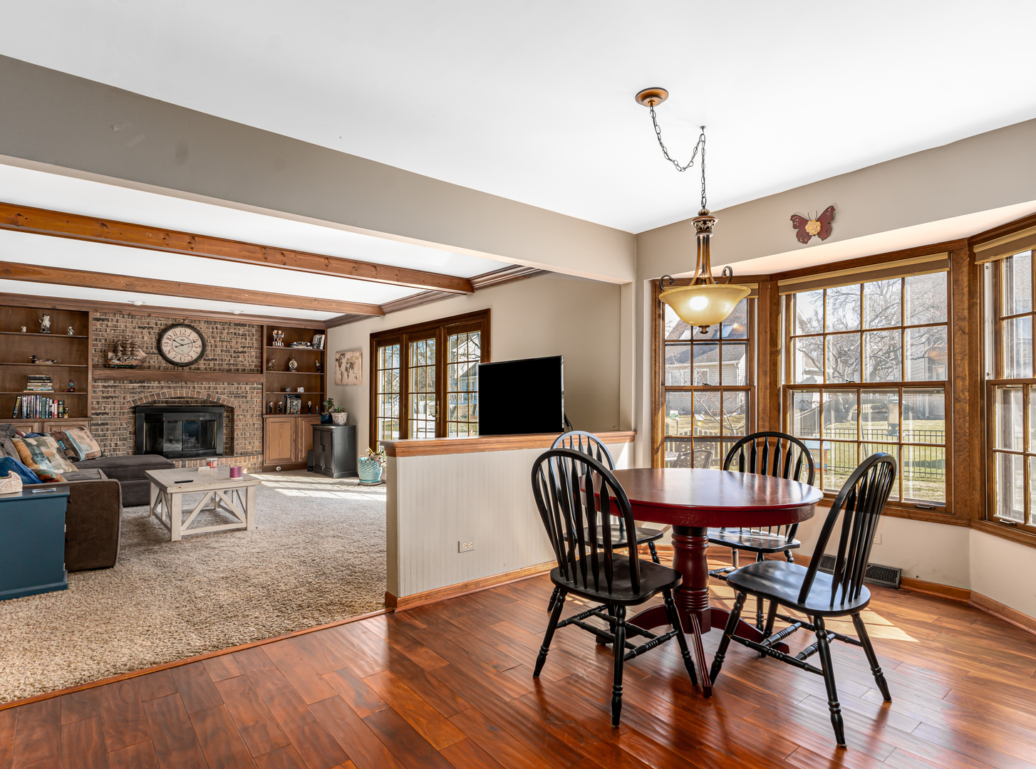 27W412 Chartwell Drive, Winfield, IL 60190