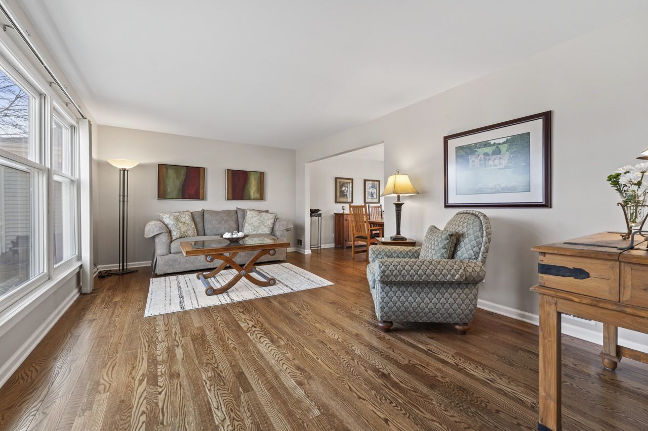 962 Thompson Boulevard, Buffalo Grove, IL 60089