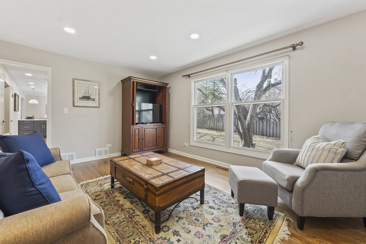 962 Thompson Boulevard, Buffalo Grove, IL 60089