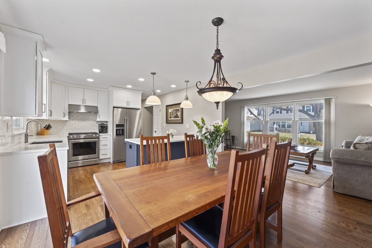 962 Thompson Boulevard, Buffalo Grove, IL 60089