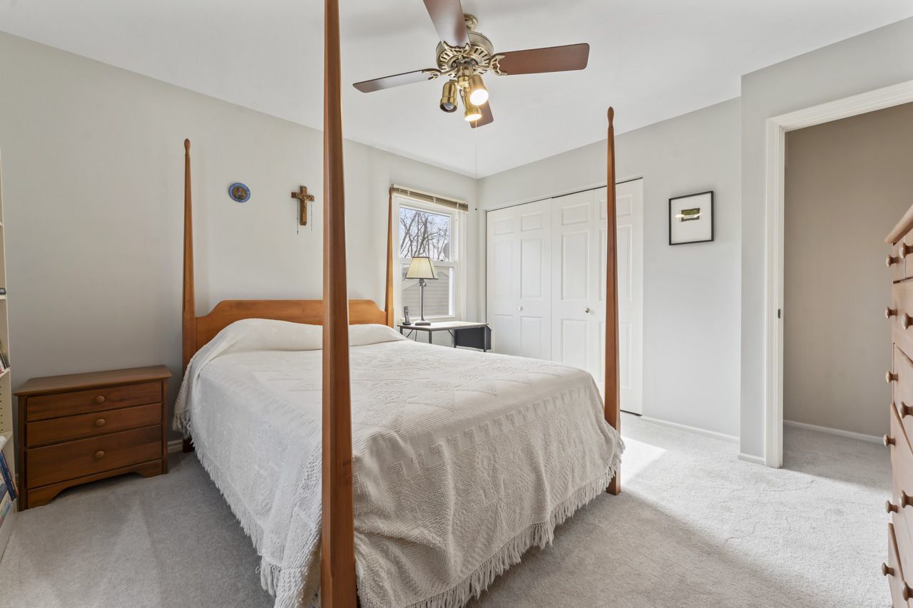 962 Thompson Boulevard, Buffalo Grove, IL 60089