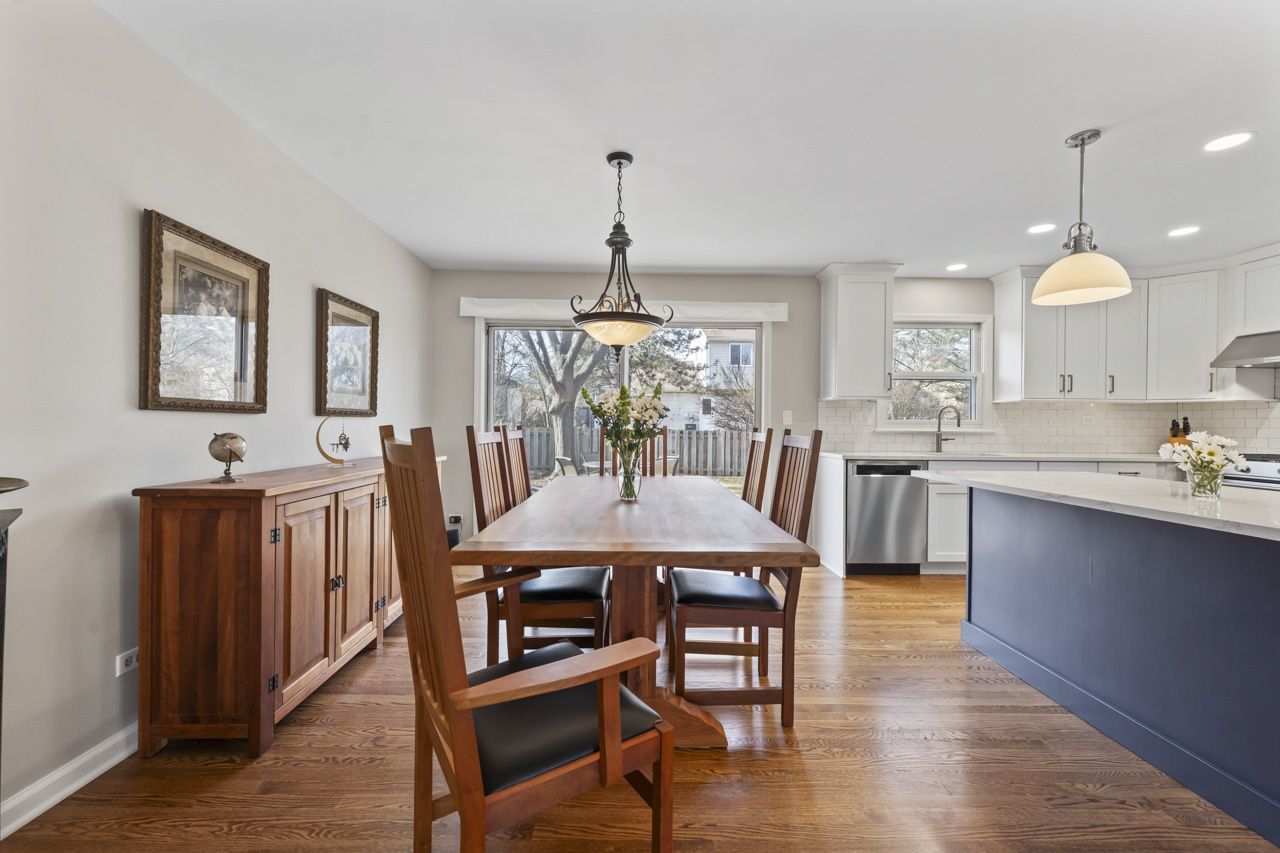 962 Thompson Boulevard, Buffalo Grove, IL 60089