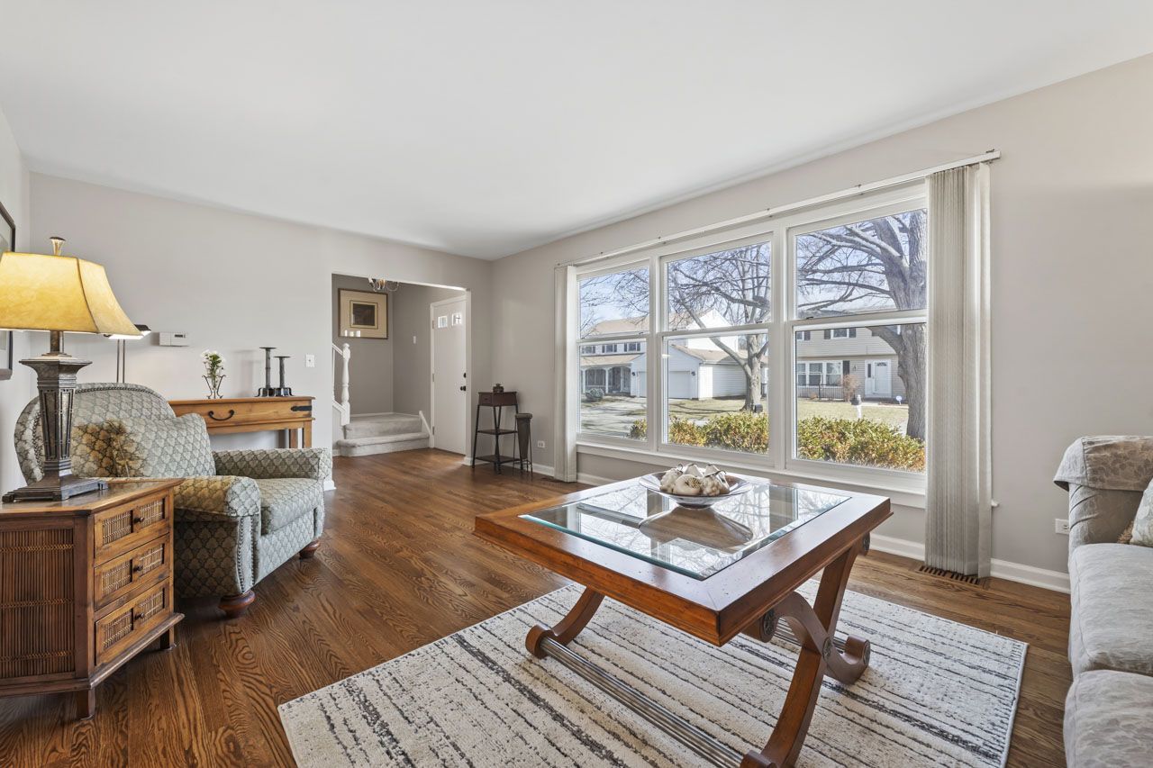 962 Thompson Boulevard, Buffalo Grove, IL 60089