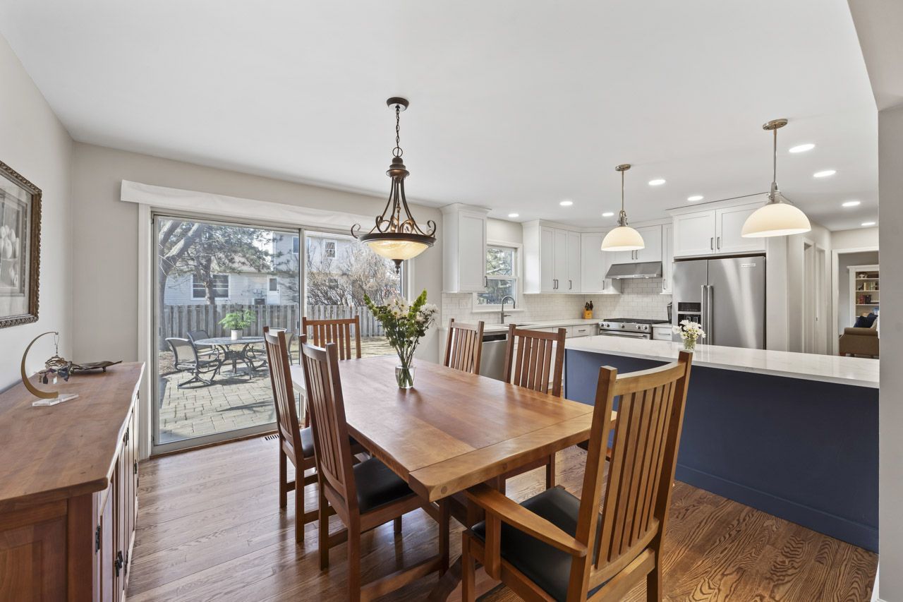 962 Thompson Boulevard, Buffalo Grove, IL 60089