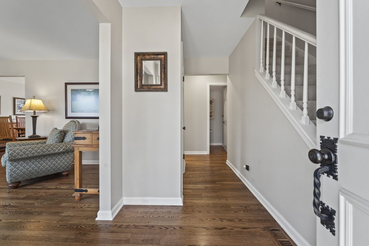 962 Thompson Boulevard, Buffalo Grove, IL 60089