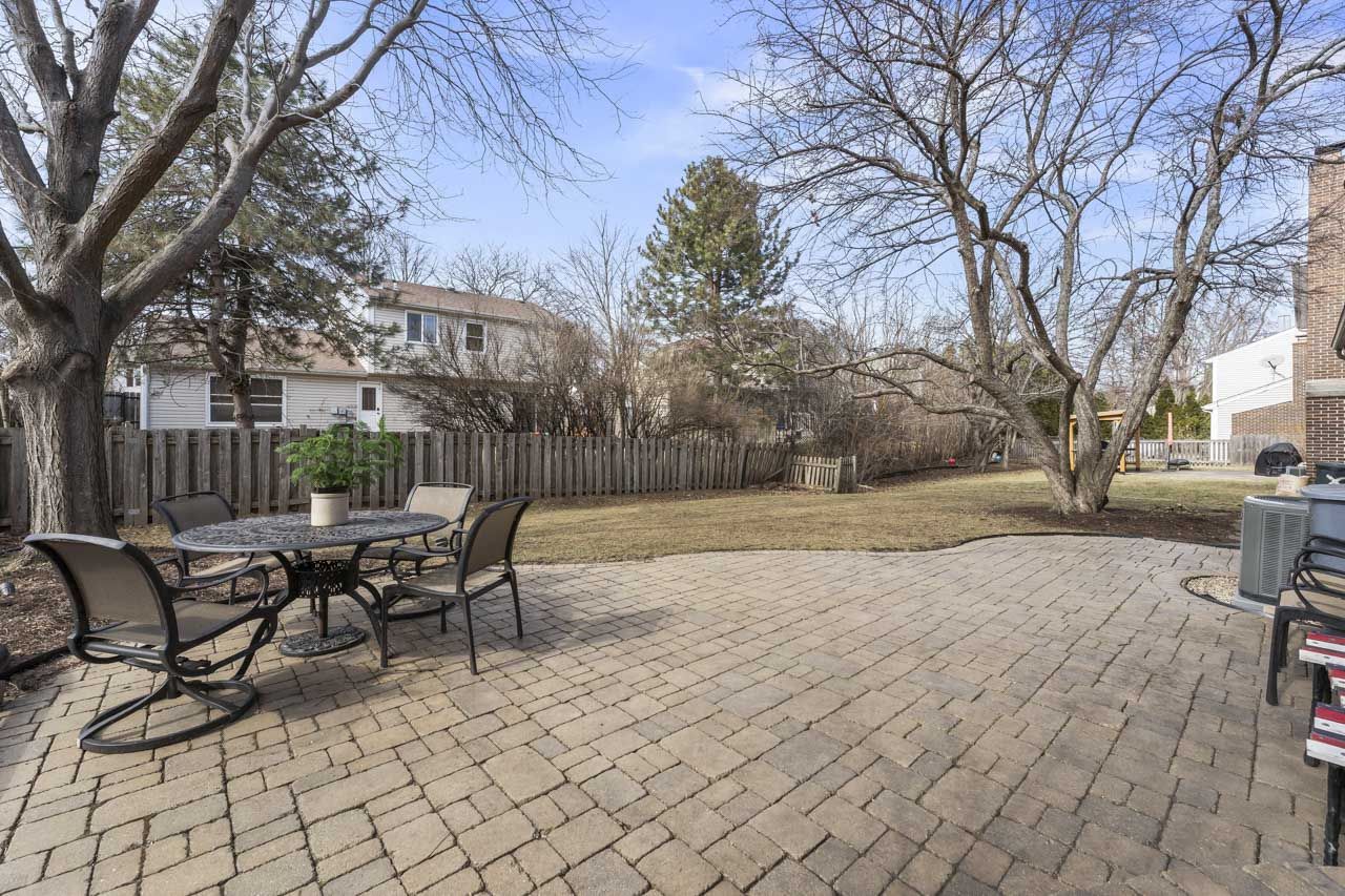 962 Thompson Boulevard, Buffalo Grove, IL 60089