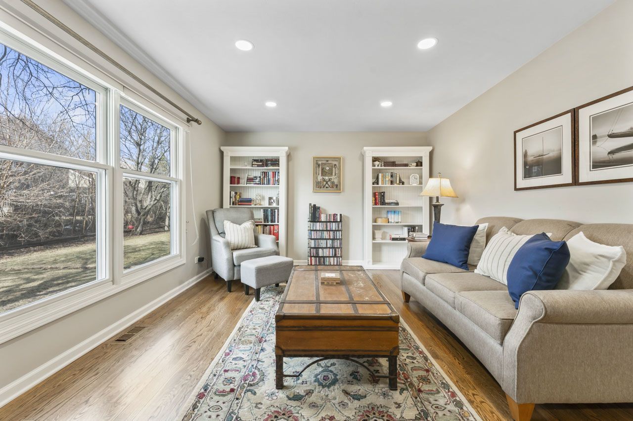 962 Thompson Boulevard, Buffalo Grove, IL 60089