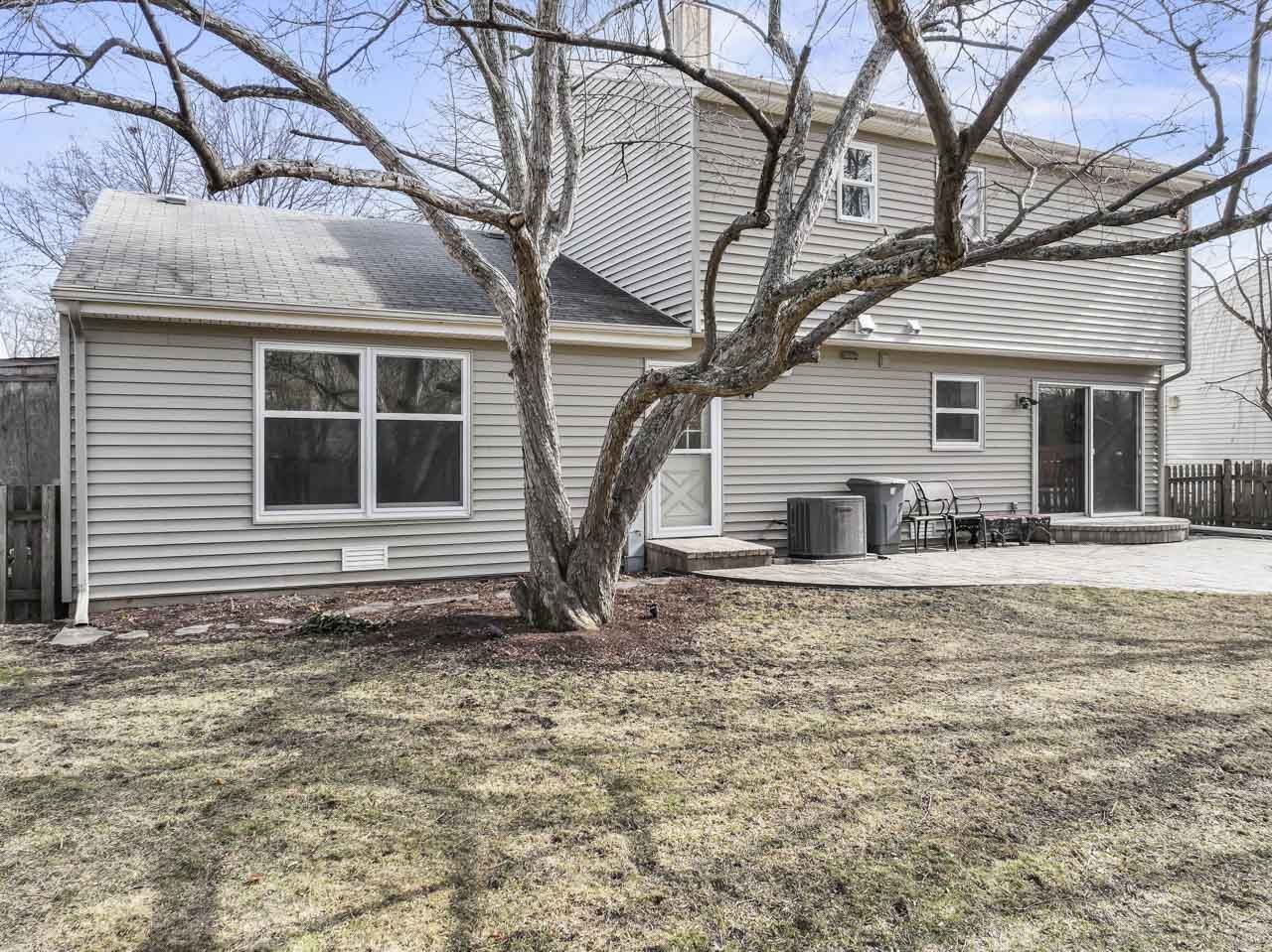 962 Thompson Boulevard, Buffalo Grove, IL 60089