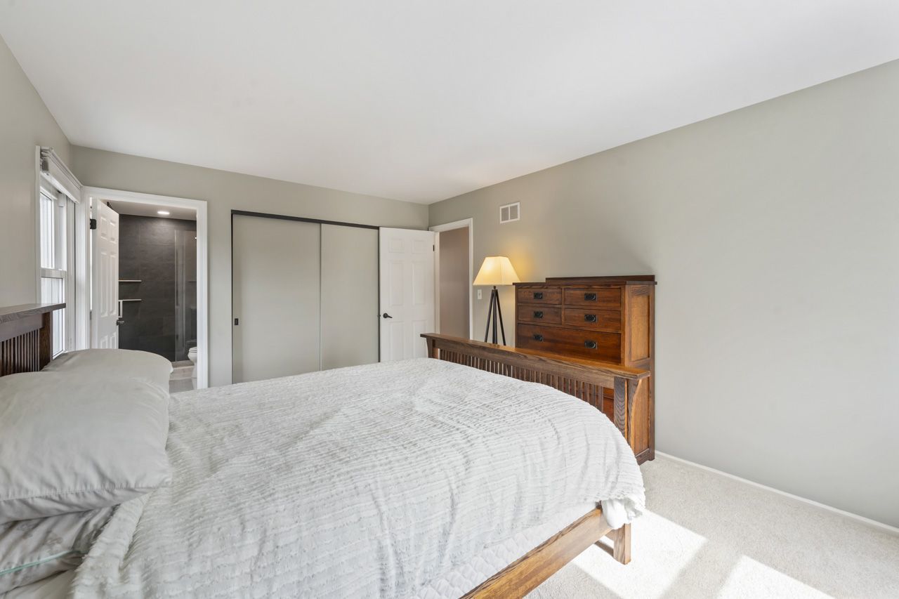 962 Thompson Boulevard, Buffalo Grove, IL 60089