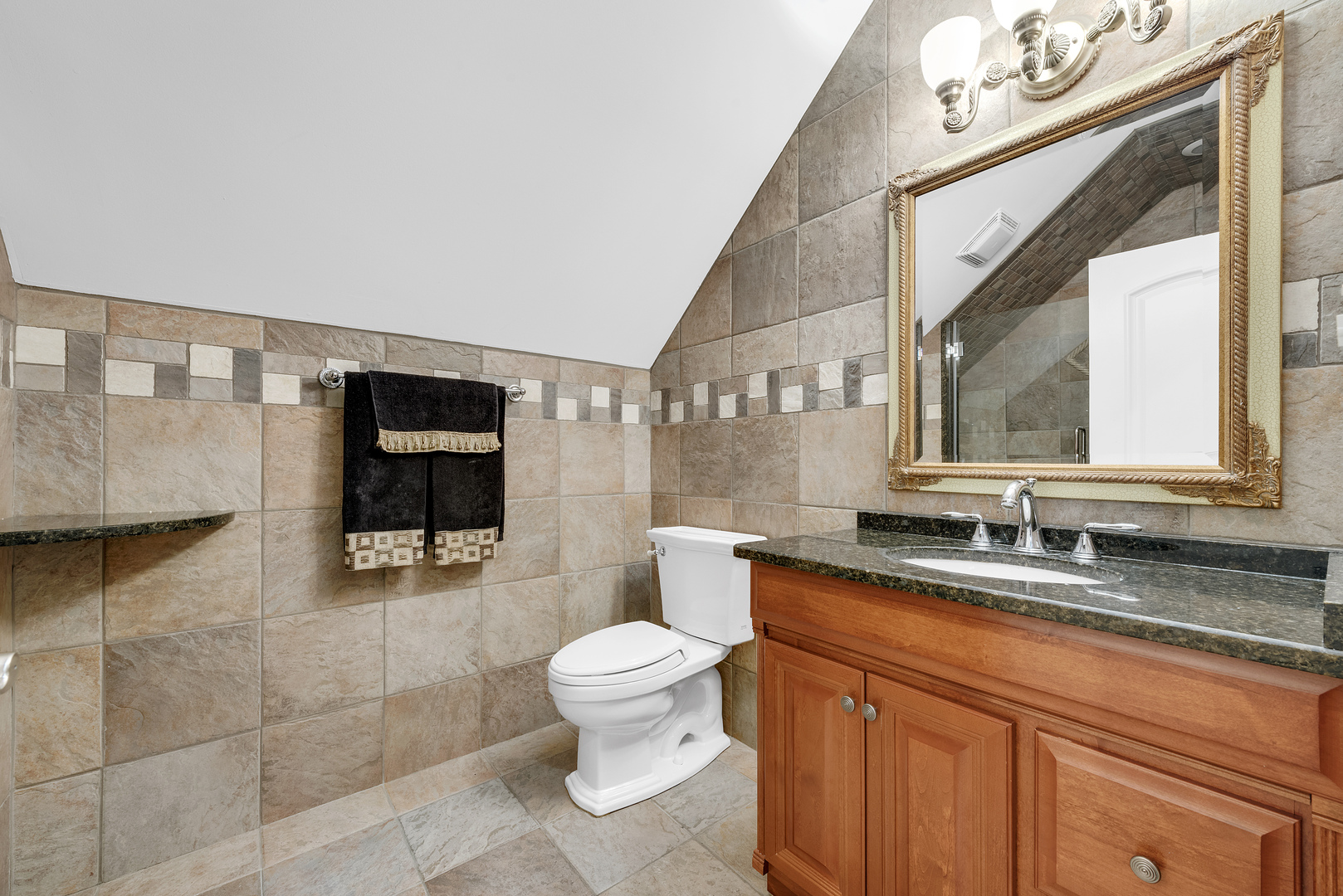 147 Los Lagos Drive, Bloomingdale, IL 60108