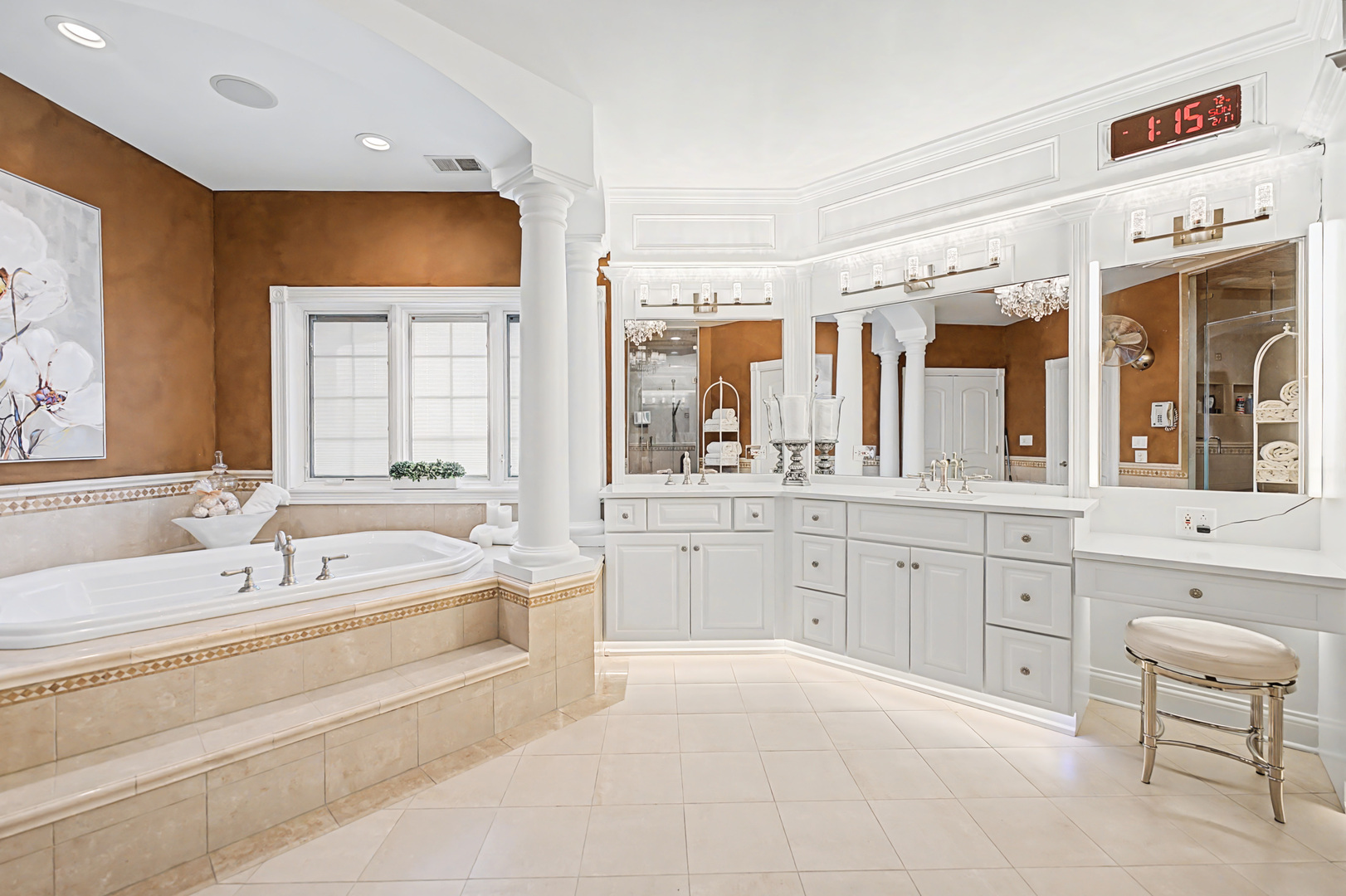 147 Los Lagos Drive, Bloomingdale, IL 60108