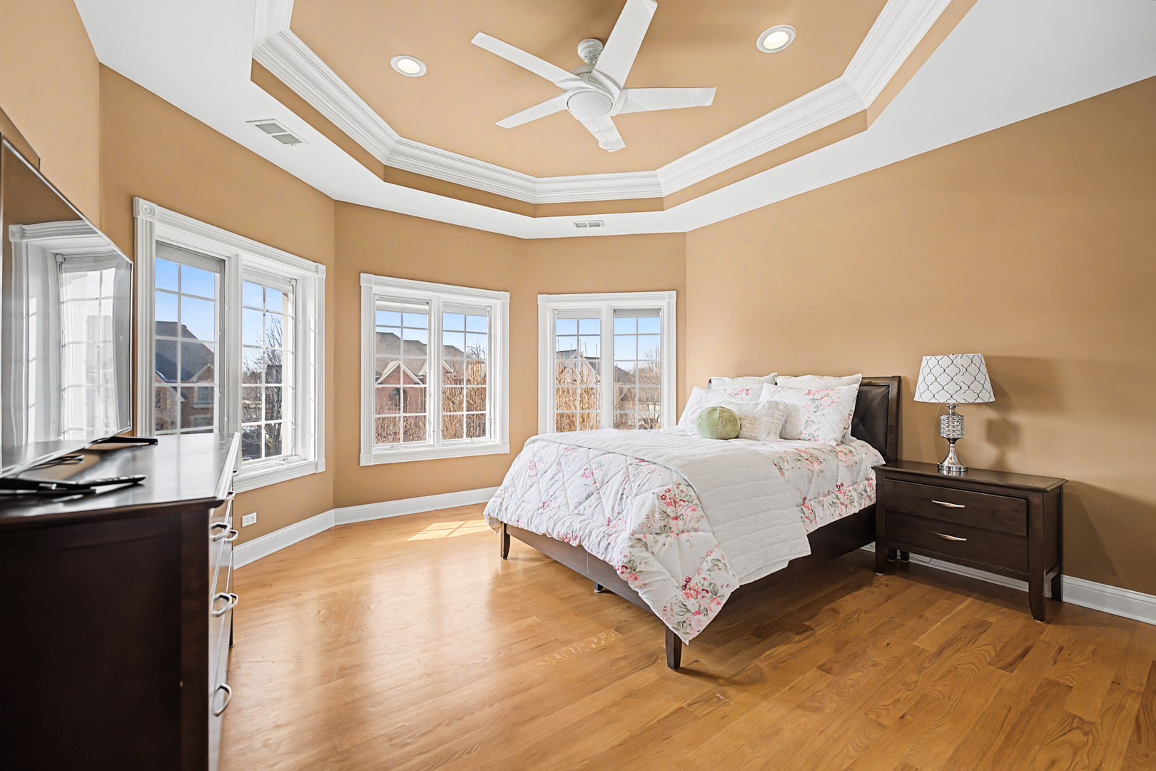 147 Los Lagos Drive, Bloomingdale, IL 60108