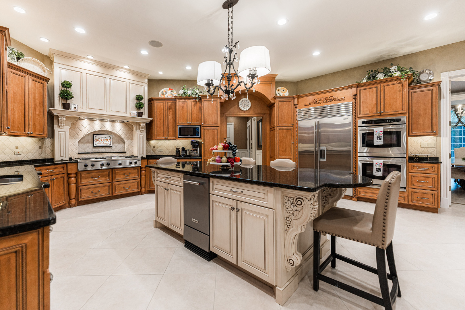 147 Los Lagos Drive, Bloomingdale, IL 60108