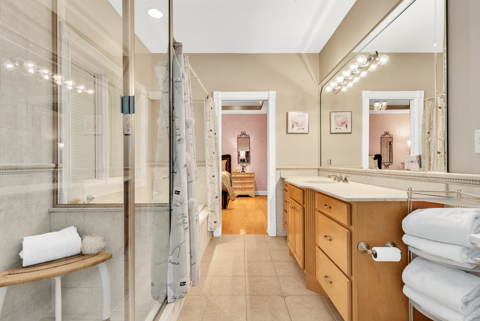 147 Los Lagos Drive, Bloomingdale, IL 60108