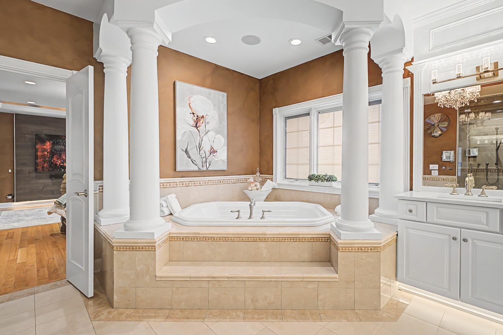 147 Los Lagos Drive, Bloomingdale, IL 60108