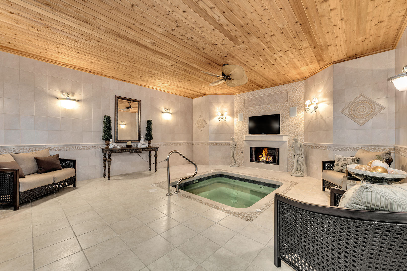 147 Los Lagos Drive, Bloomingdale, IL 60108