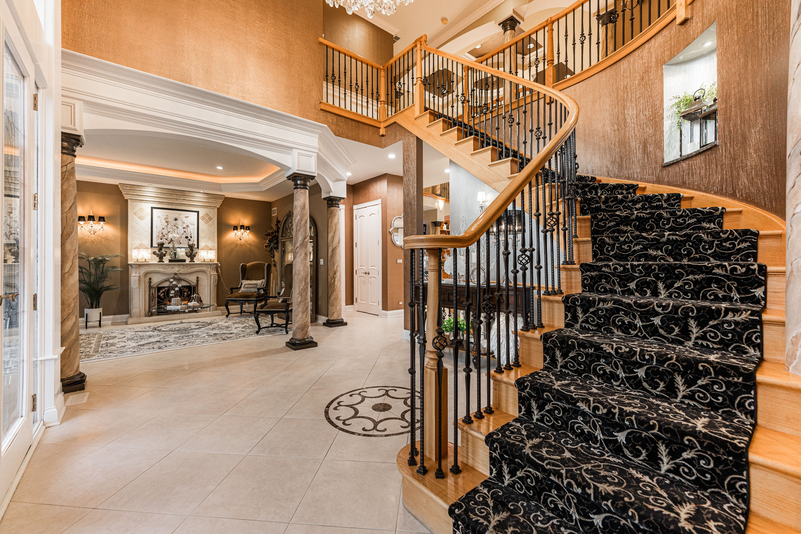 147 Los Lagos Drive, Bloomingdale, IL 60108