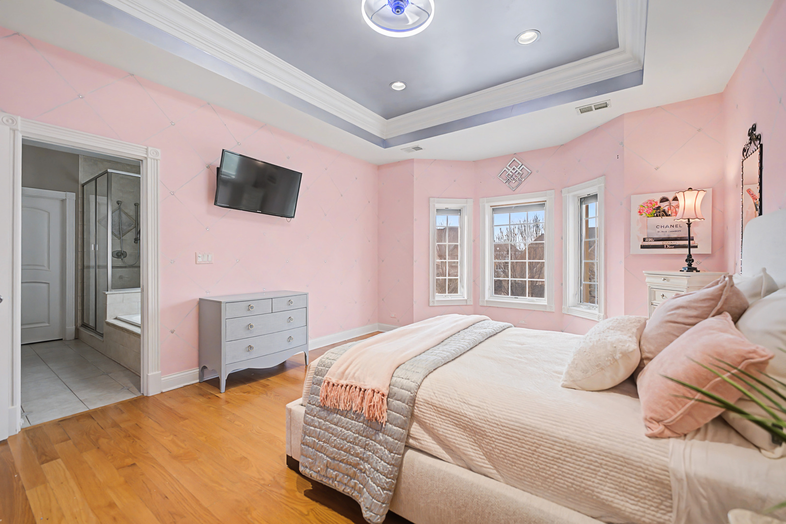 147 Los Lagos Drive, Bloomingdale, IL 60108