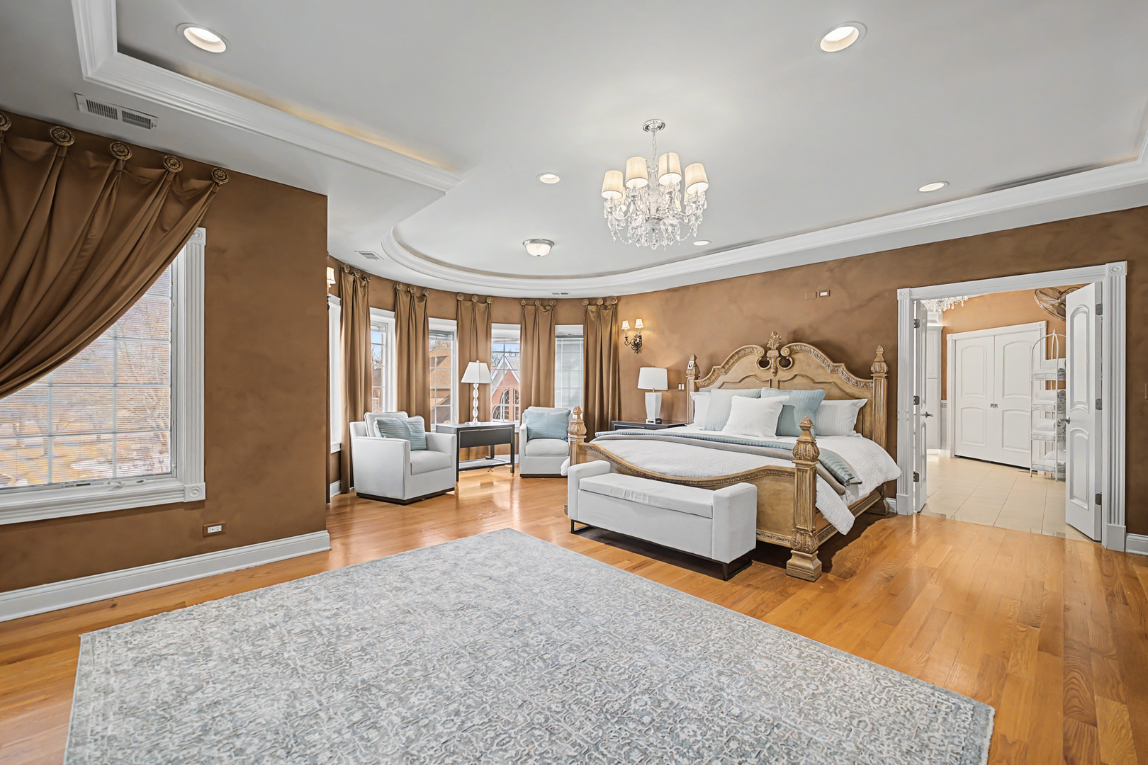 147 Los Lagos Drive, Bloomingdale, IL 60108