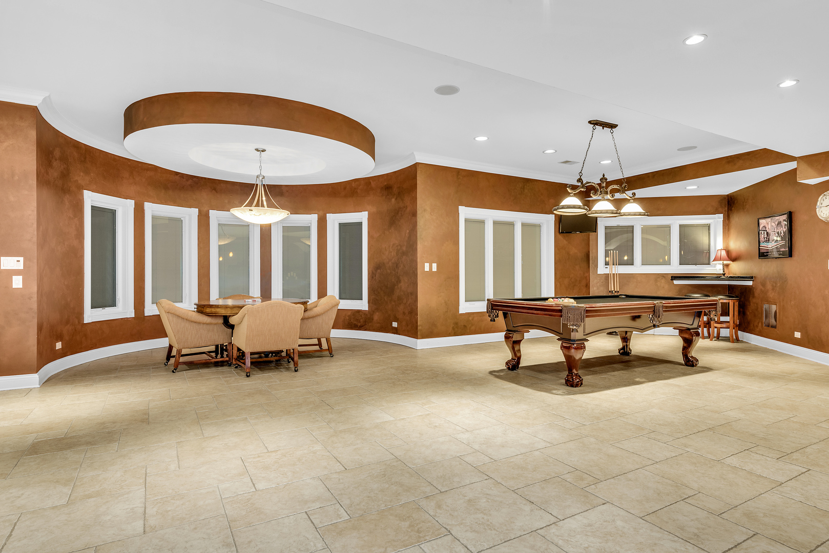 147 Los Lagos Drive, Bloomingdale, IL 60108