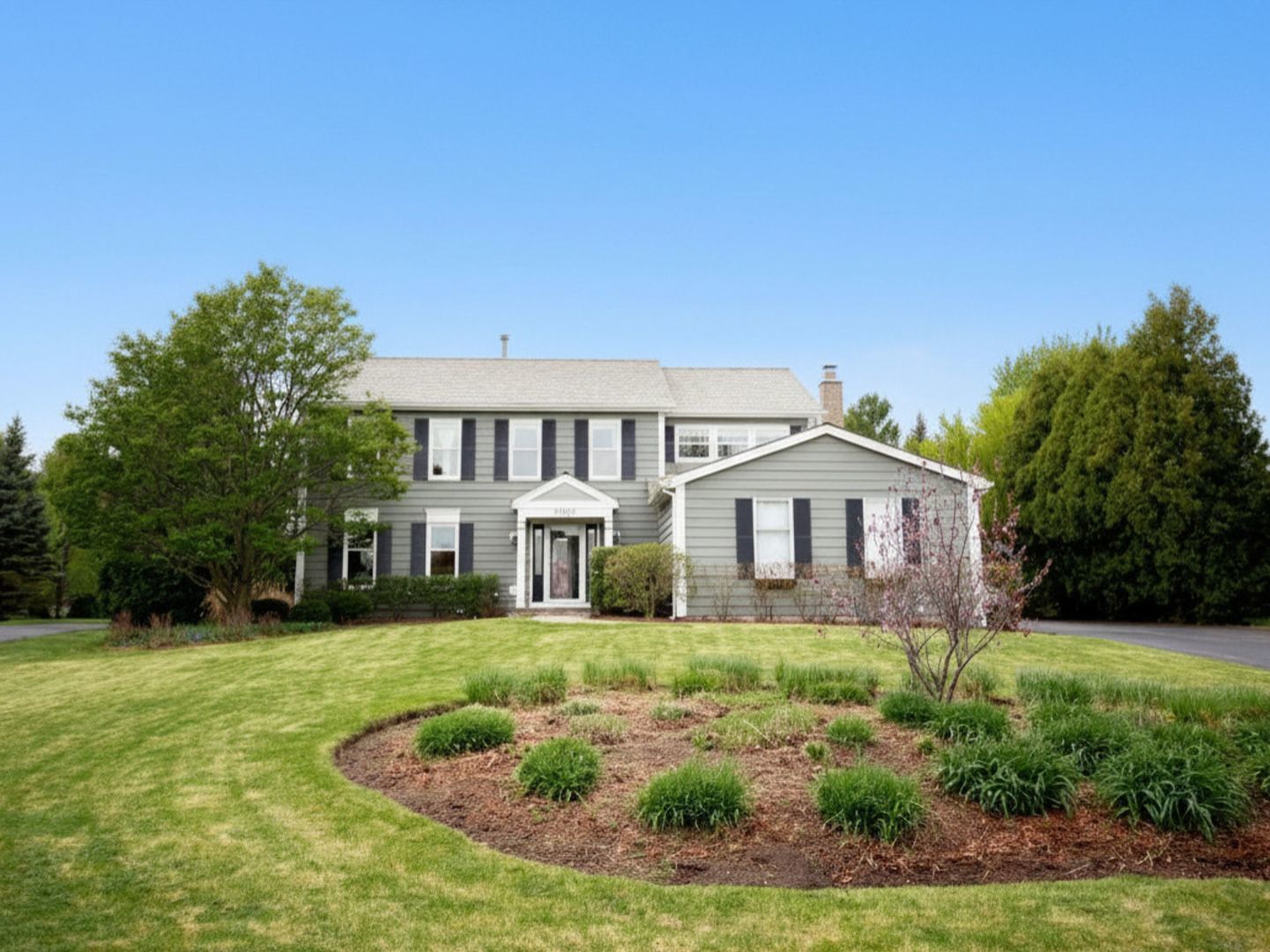 17945 W Pond Ridge Circle, Gurnee, IL 60031