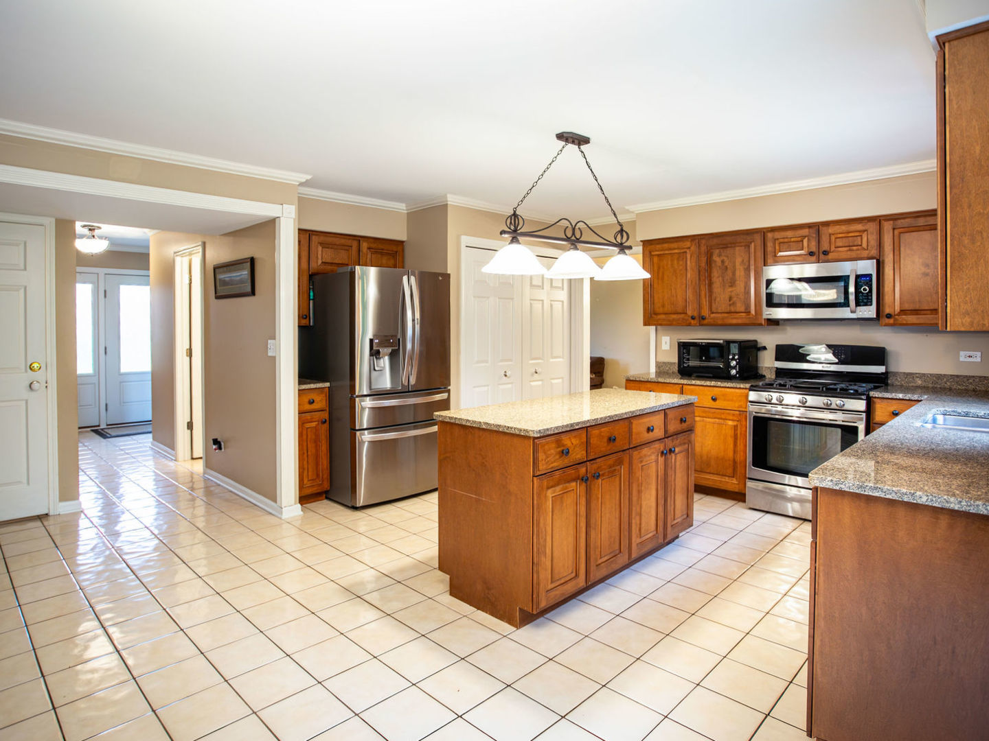 17945 W Pond Ridge Circle, Gurnee, IL 60031