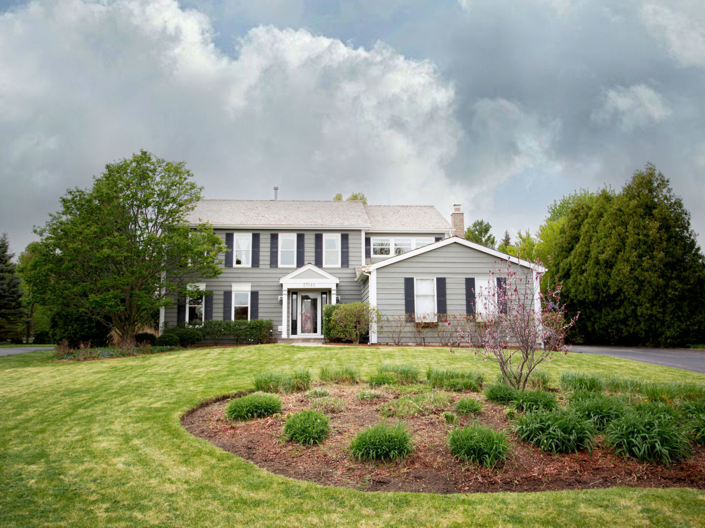 17945 W Pond Ridge Circle, Gurnee, IL 60031