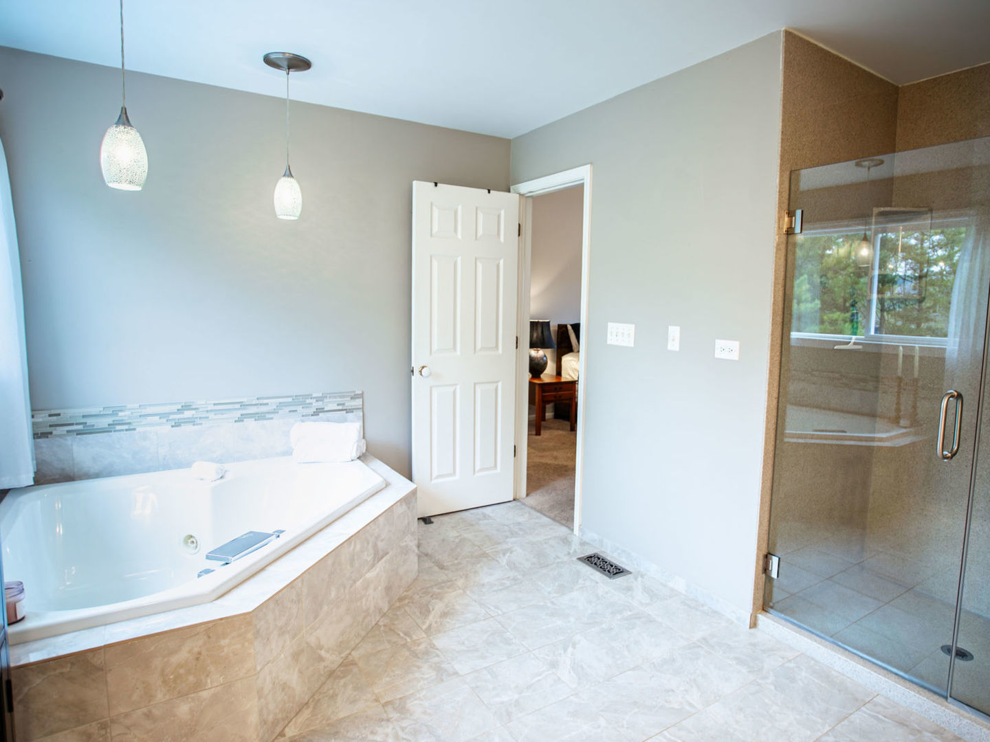 17945 W Pond Ridge Circle, Gurnee, IL 60031