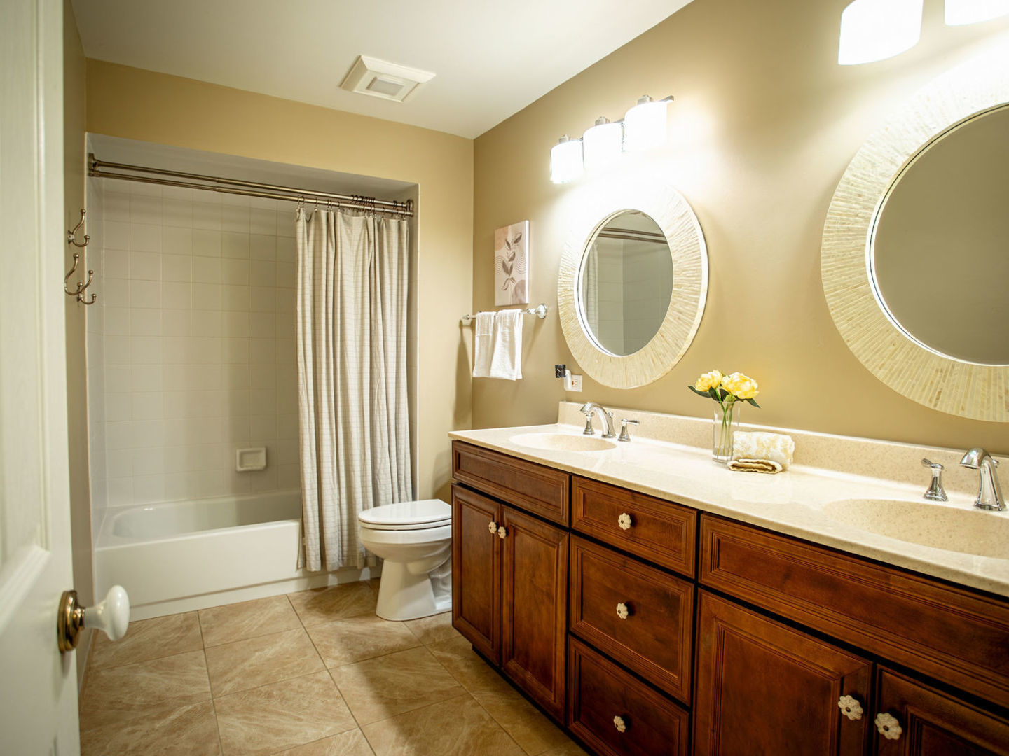 17945 W Pond Ridge Circle, Gurnee, IL 60031