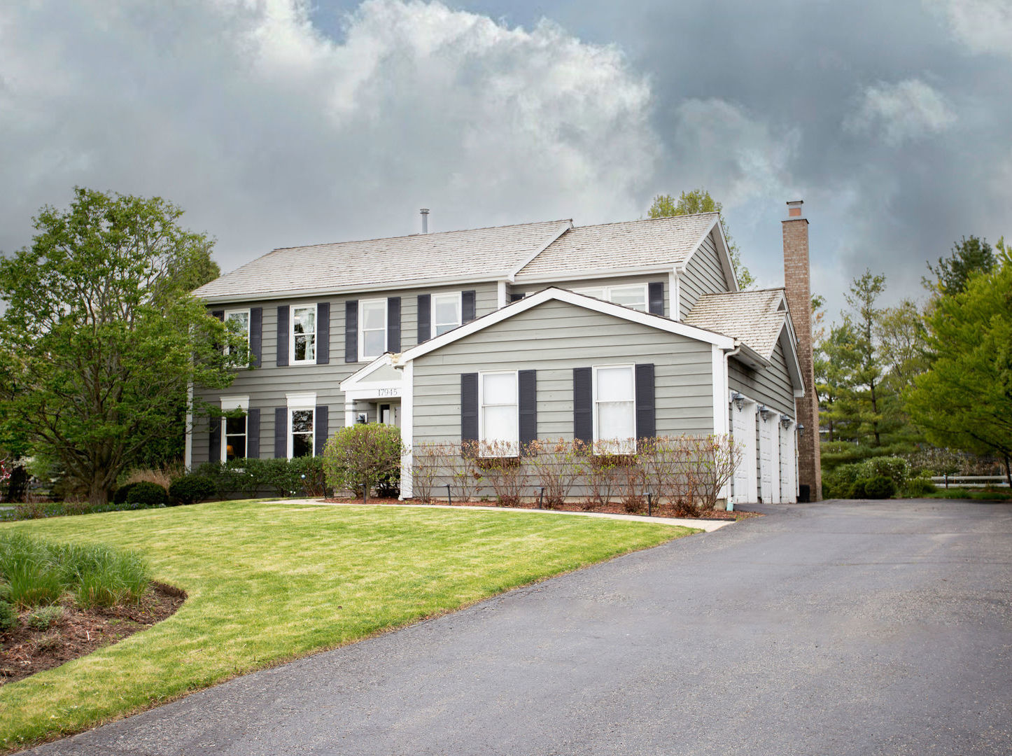 17945 W Pond Ridge Circle, Gurnee, IL 60031