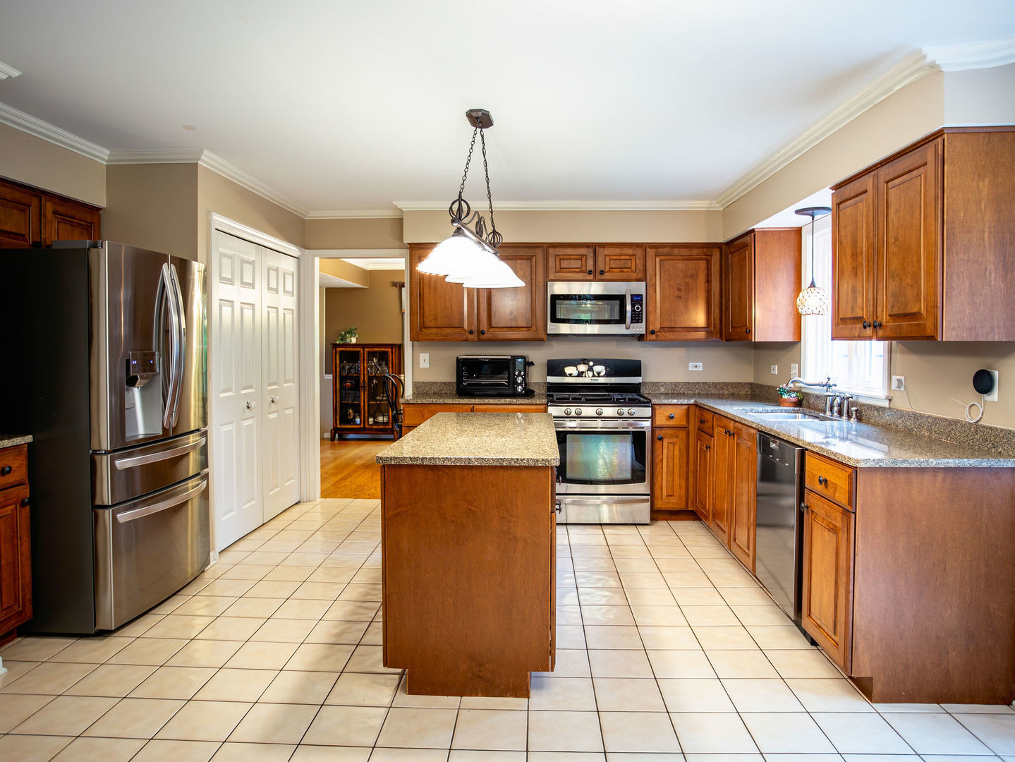 17945 W Pond Ridge Circle, Gurnee, IL 60031