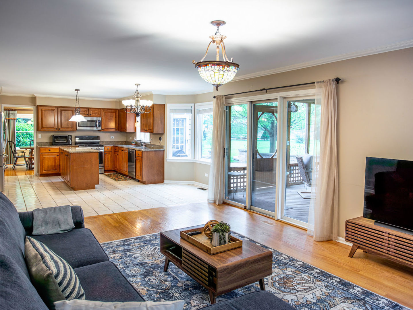 17945 W Pond Ridge Circle, Gurnee, IL 60031