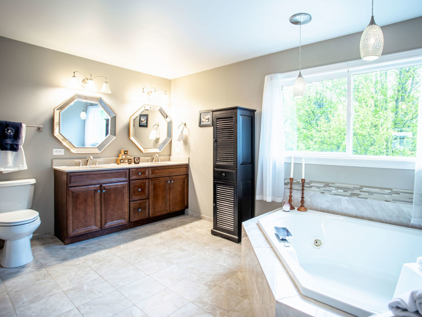 17945 W Pond Ridge Circle, Gurnee, IL 60031