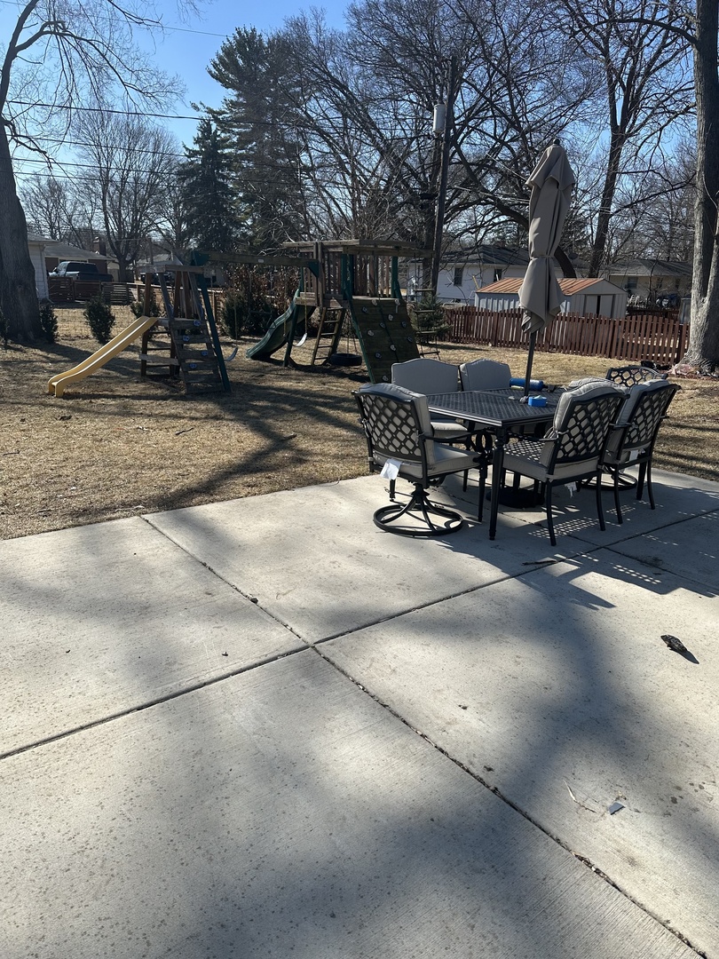 210 E Edgelawn Drive, Plano, IL 60545