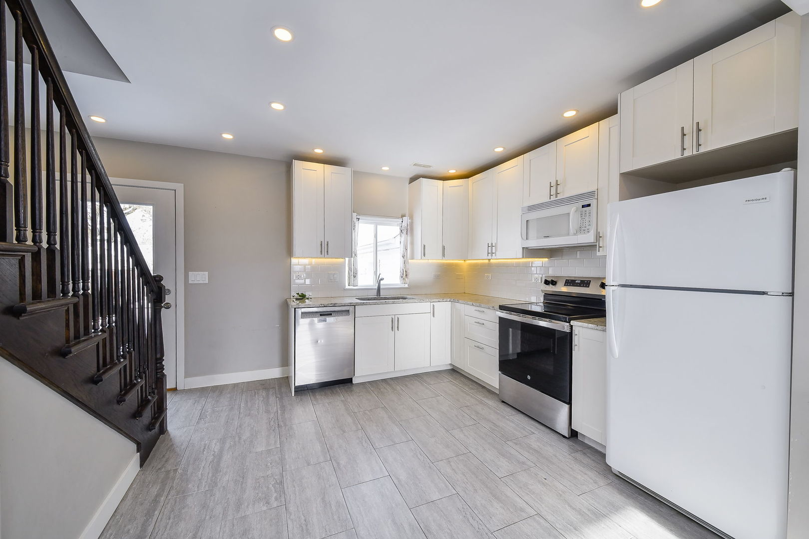 825 Albert Avenue, Sycamore, IL 60178