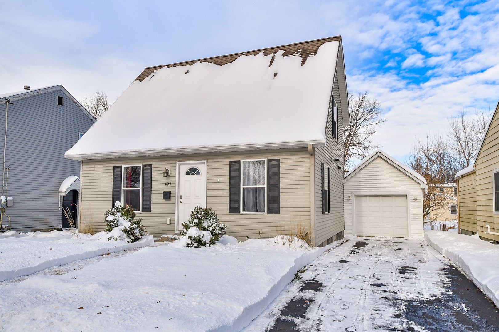 825 Albert Avenue, Sycamore, IL 60178