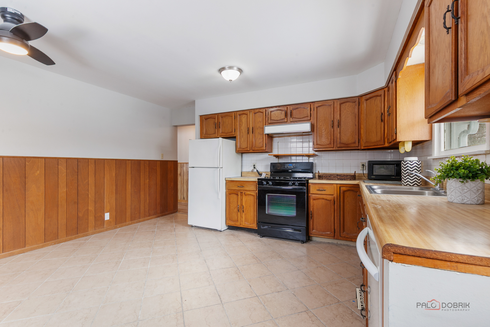 28529 W Treetop Road, Ingleside, IL 60041