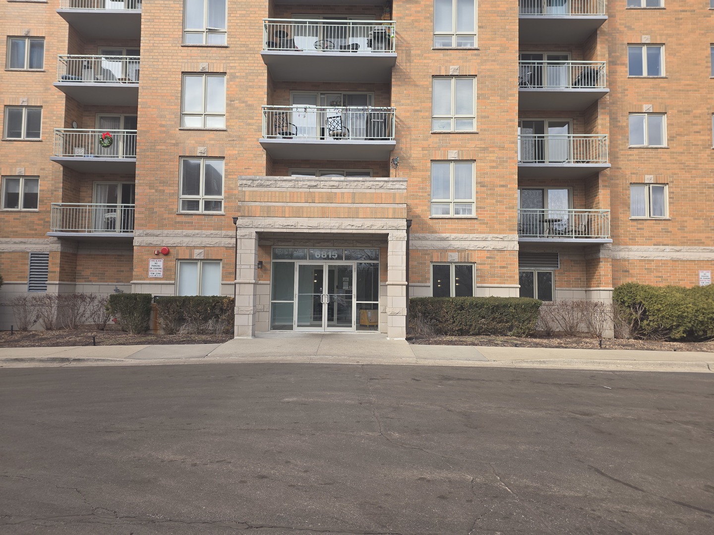 6815 N MILWAUKEE Avenue #201, Niles, IL 60714