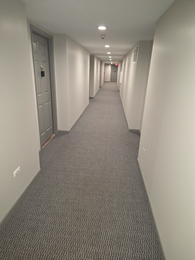 6815 N MILWAUKEE Avenue #201, Niles, IL 60714