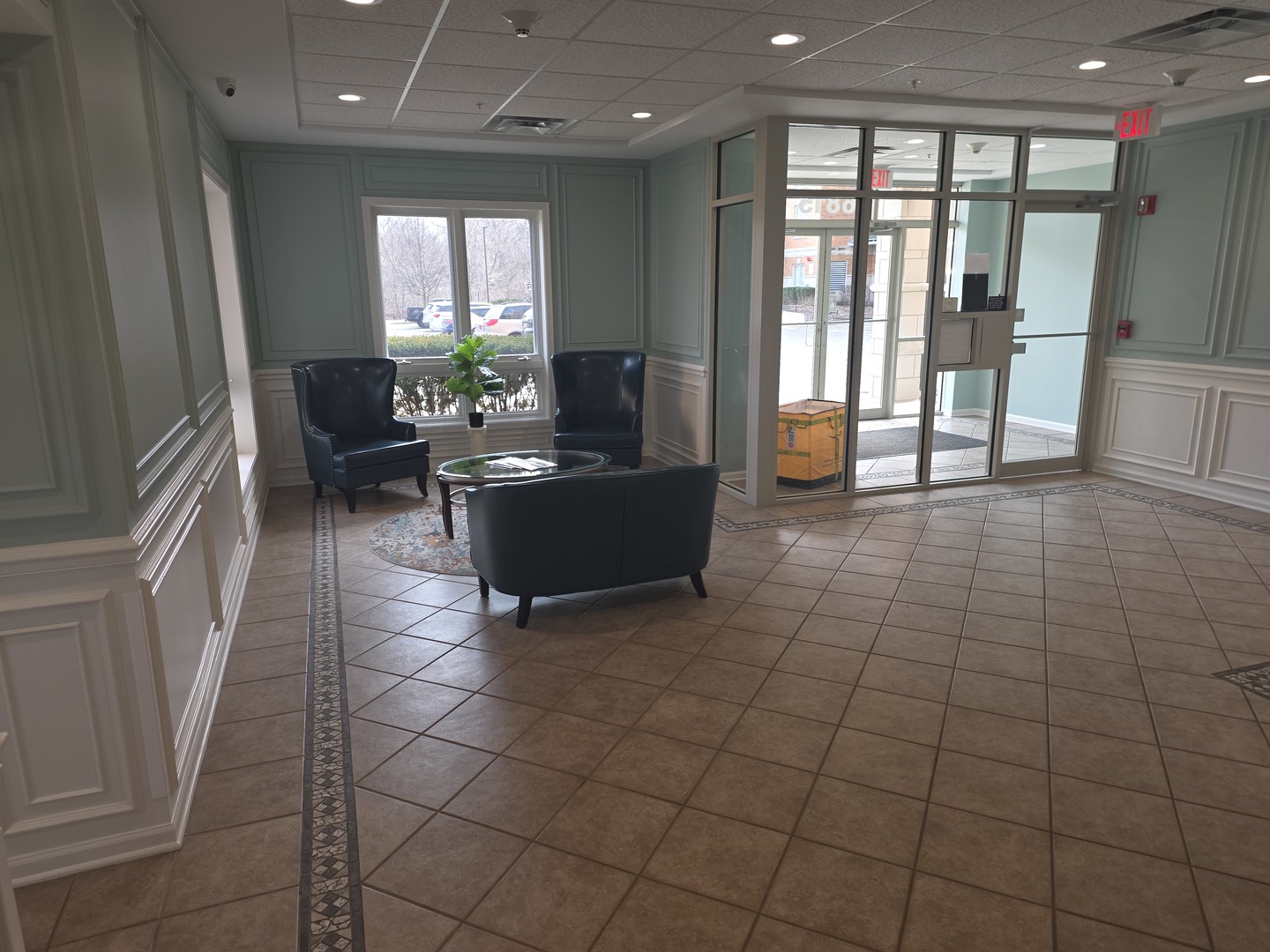 6815 N MILWAUKEE Avenue #201, Niles, IL 60714