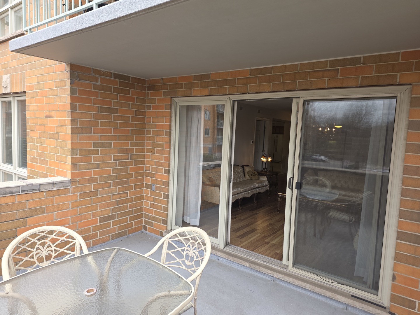 6815 N MILWAUKEE Avenue #201, Niles, IL 60714