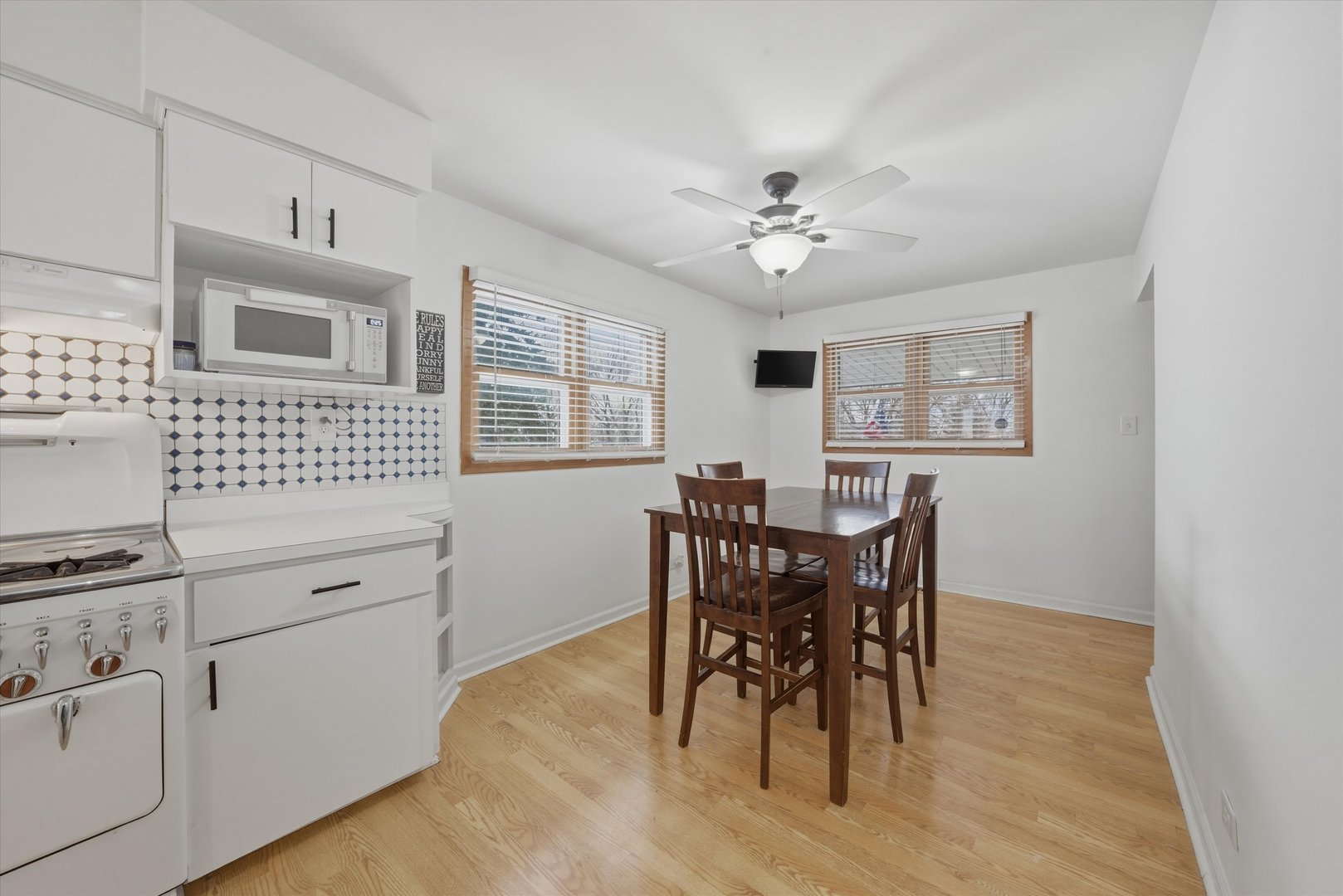 9307 ETHYL Lane, Tinley Park, IL 60487