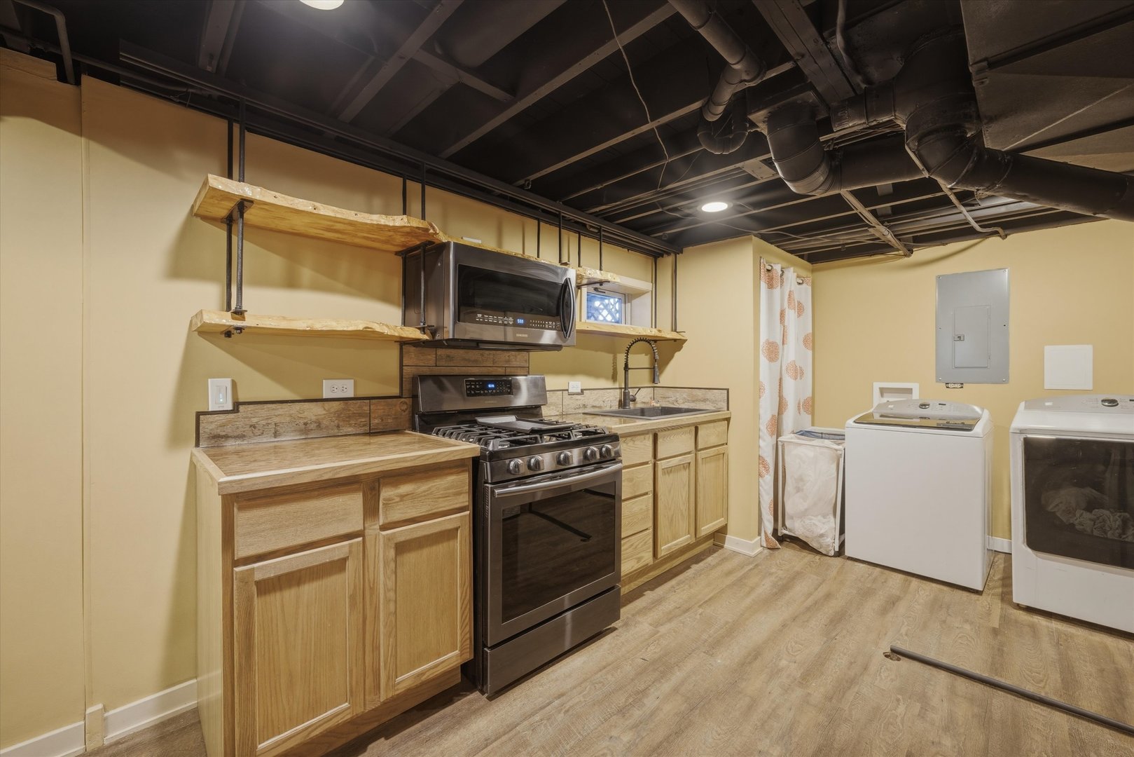 9307 ETHYL Lane, Tinley Park, IL 60487