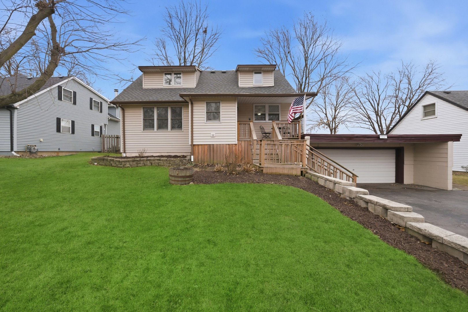 9307 ETHYL Lane, Tinley Park, IL 60477