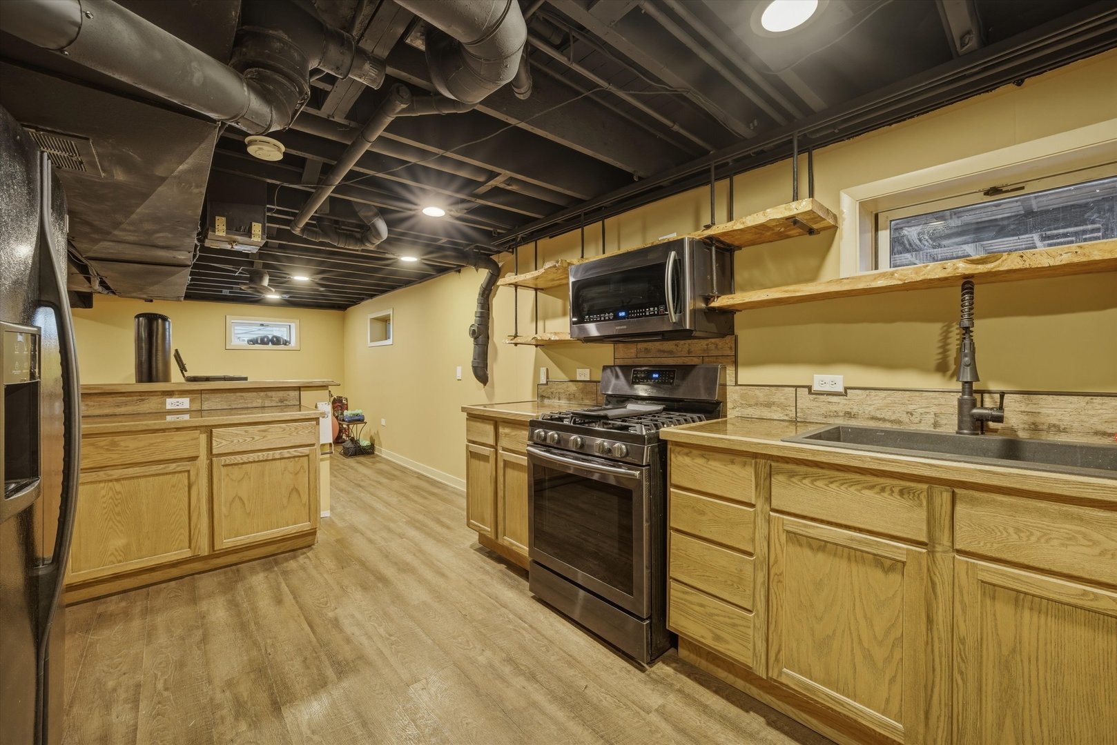 9307 ETHYL Lane, Tinley Park, IL 60487