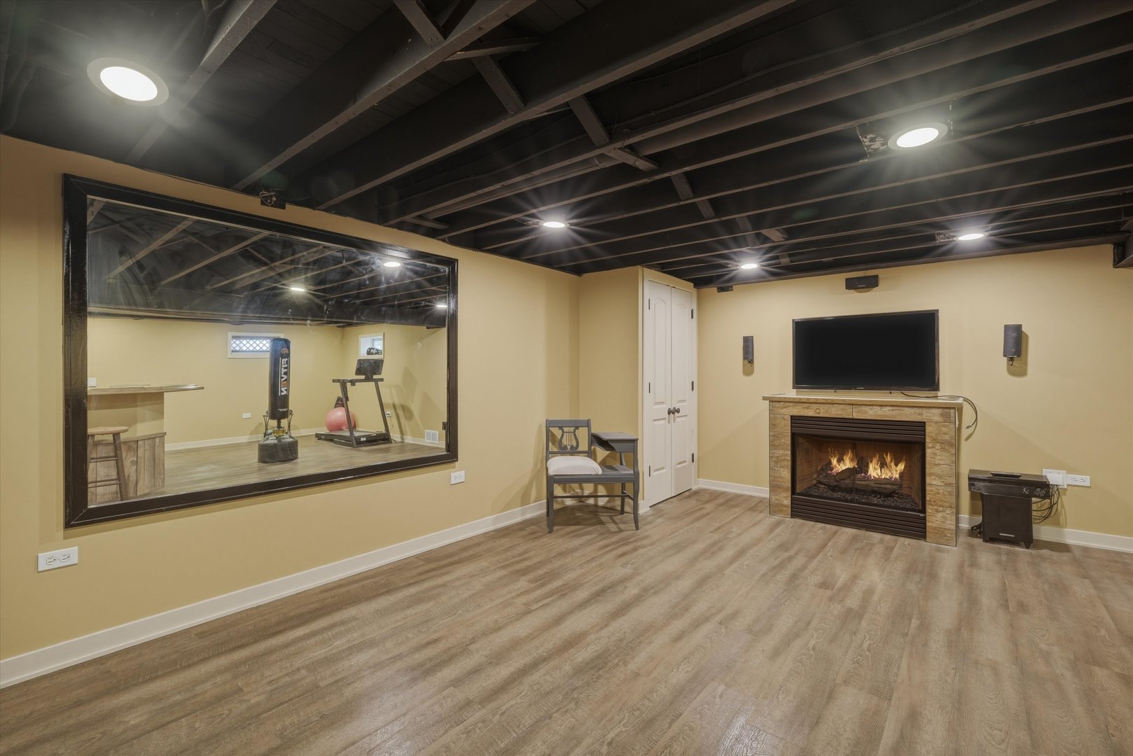 9307 ETHYL Lane, Tinley Park, IL 60487