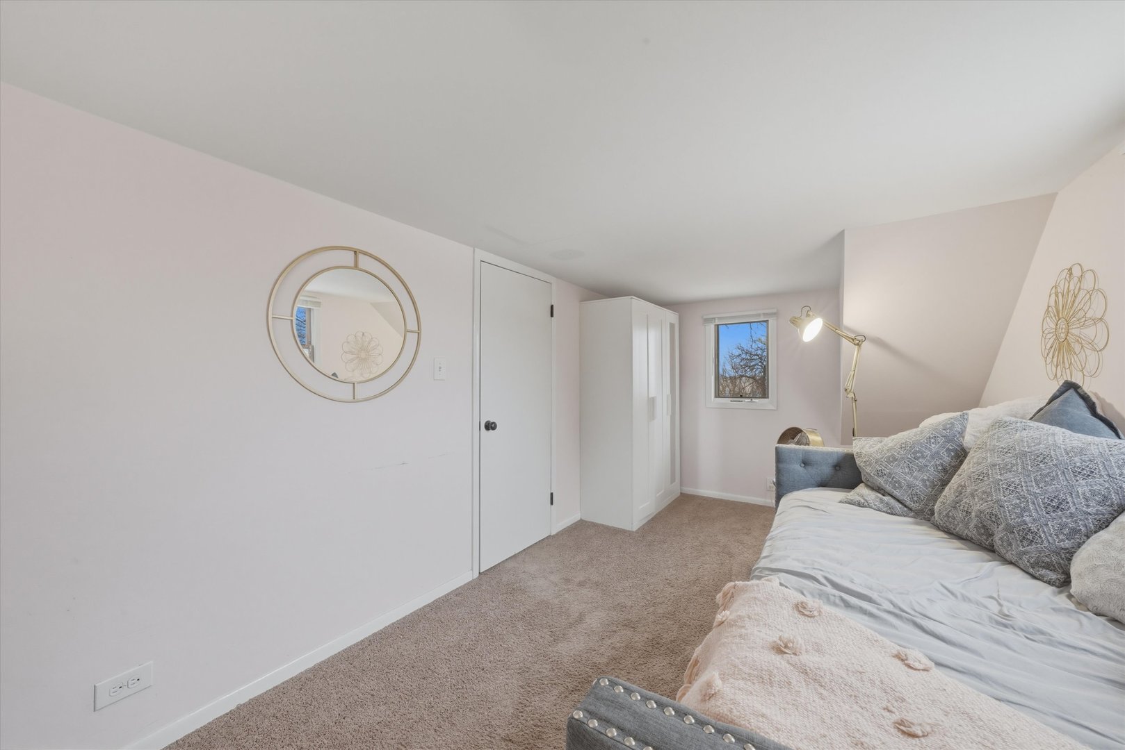 9307 ETHYL Lane, Tinley Park, IL 60487