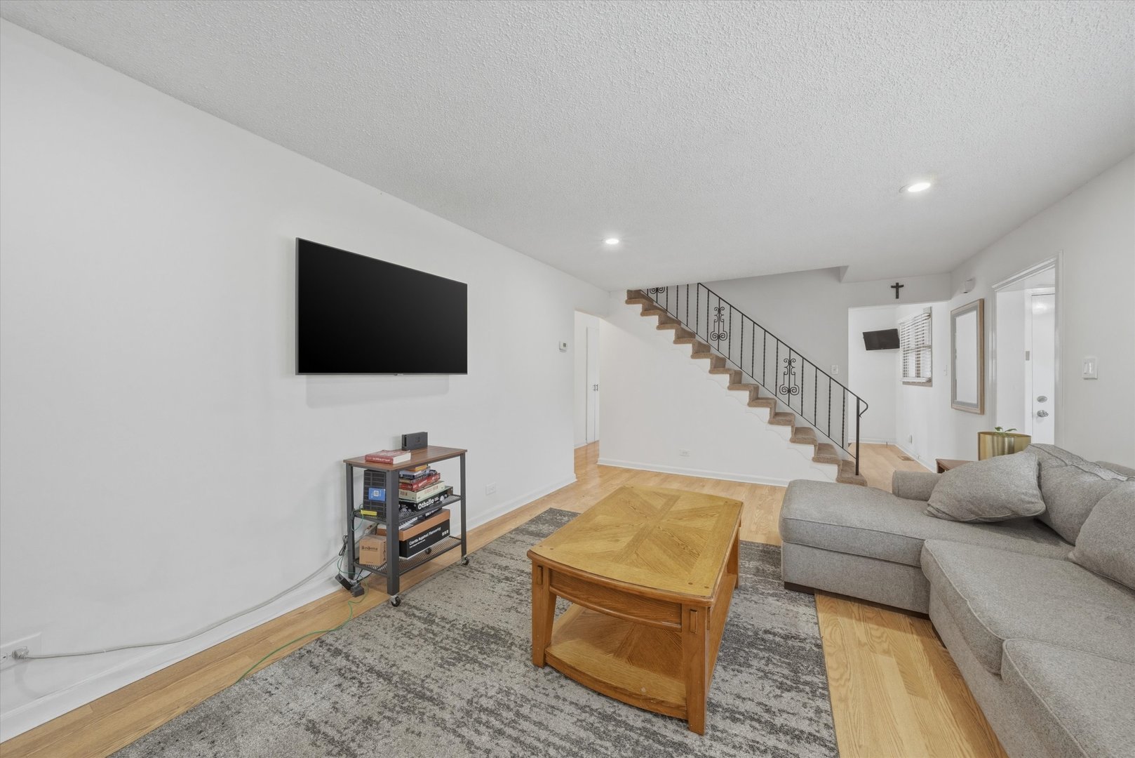 9307 ETHYL Lane, Tinley Park, IL 60477